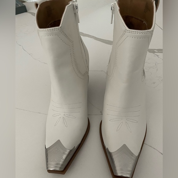 Adorable never been worn ankle cowboy boots! - Picture 2 of 5